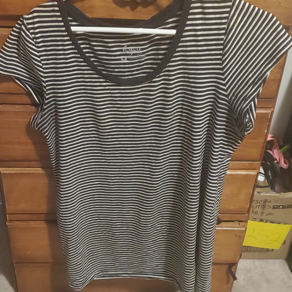 👶 🔴Thyme Maternity B&W striped shirt
